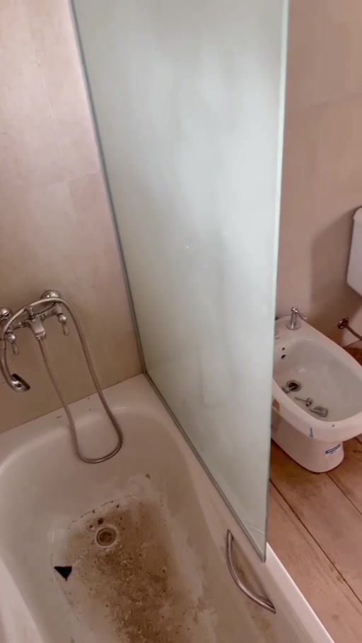 Baño antes de la limpieza final de obra