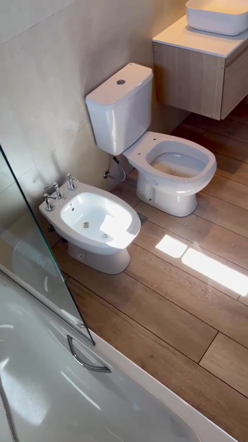 Baño después de la limpieza final de obra